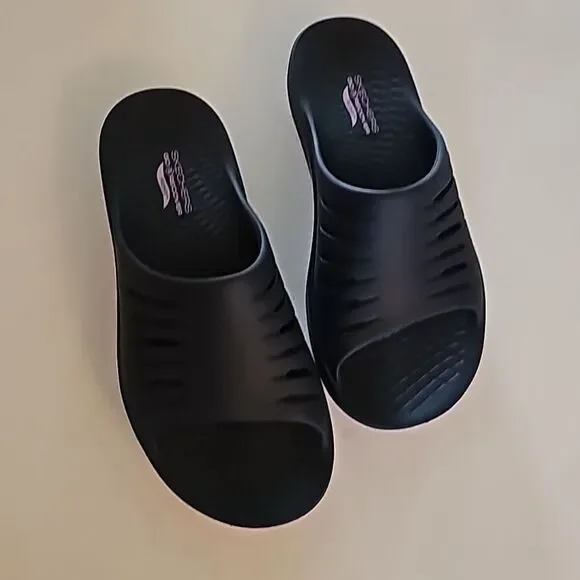 New Sketchers Go Recover Sandal in Navy, Size 8 - Picture 3 of 6